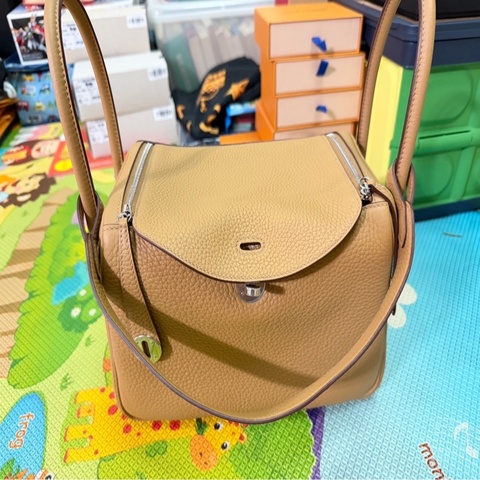 Lindy 26。餅乾色