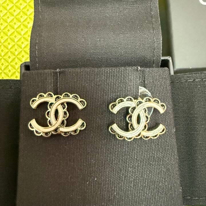 香奈兒。Chanel。24B。法式滾邊雙C耳環-3