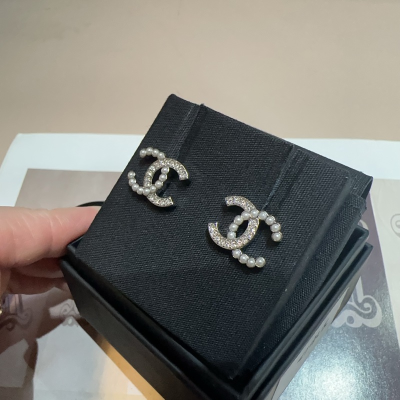 Chanel 雙C水鑽拼珍珠針式耳環-2