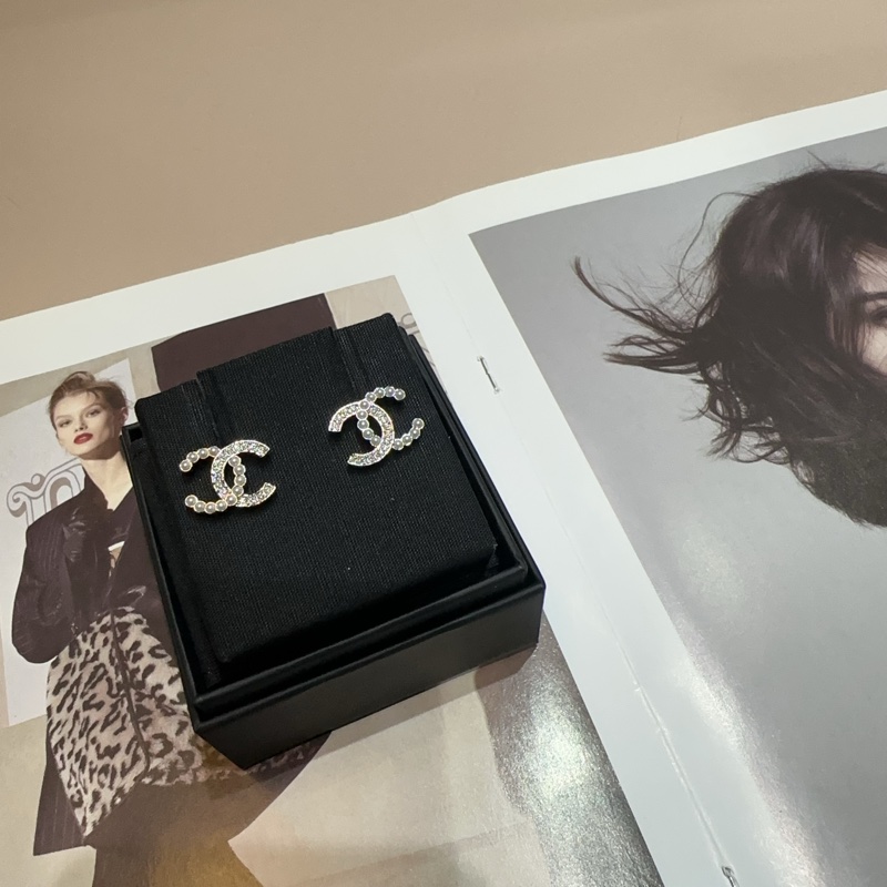 Chanel 雙C水鑽拼珍珠針式耳環-5