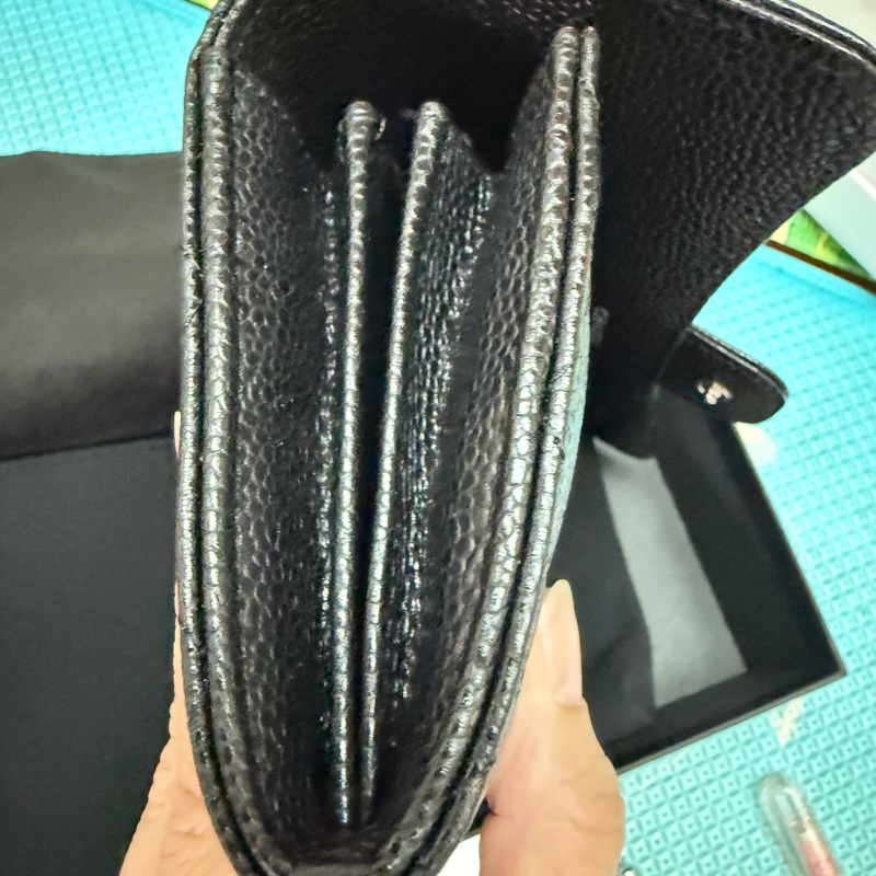 香奈兒。Chanel 荔枝皮經典長夾。銀-5