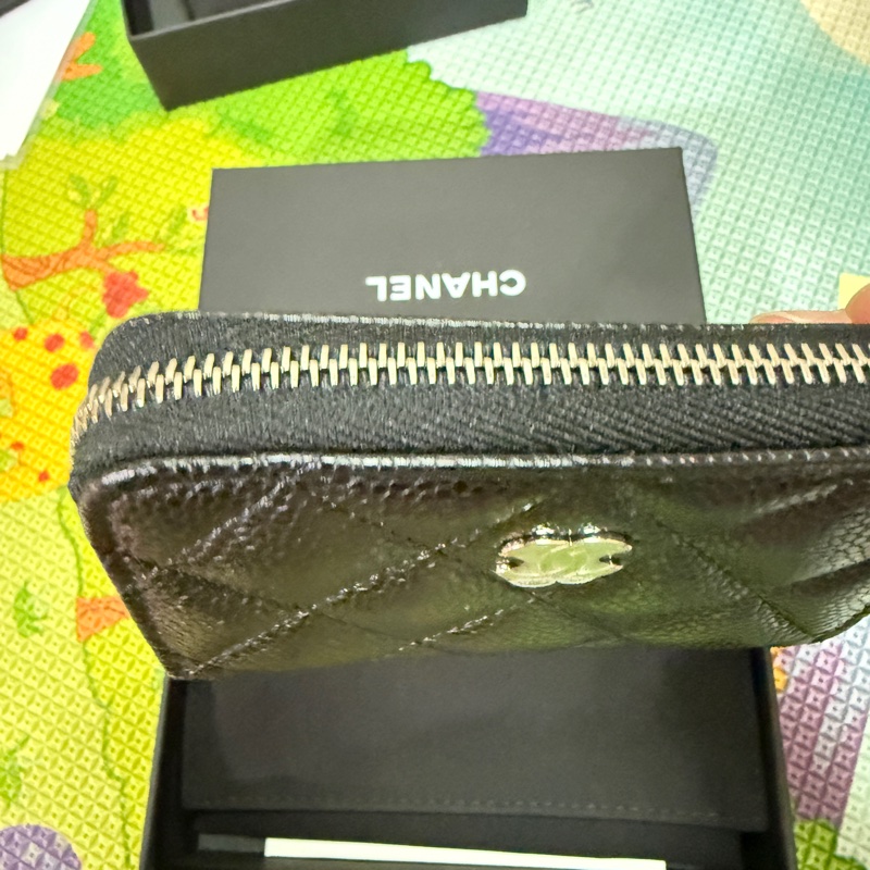 香奈兒。ㄇ字黑銀零錢包-2
