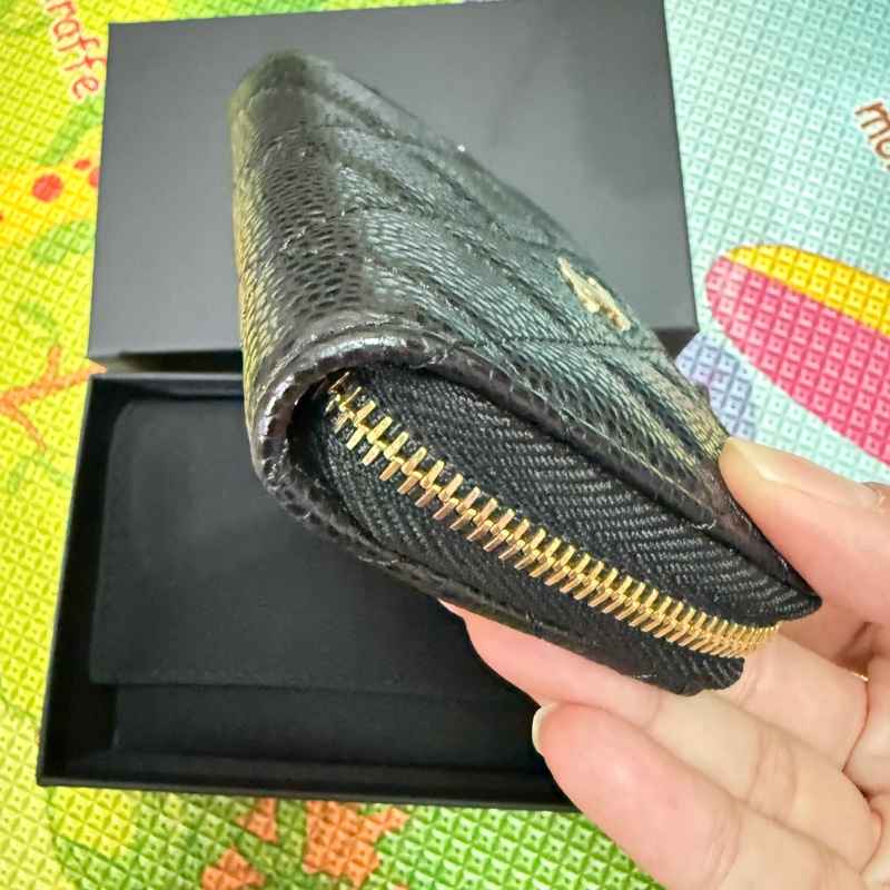 香奈兒。ㄇ字黑金零錢包-3