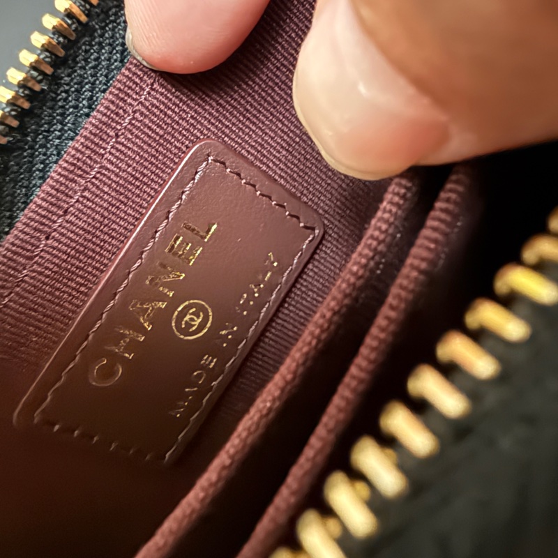 香奈兒。ㄇ字黑金零錢包-6