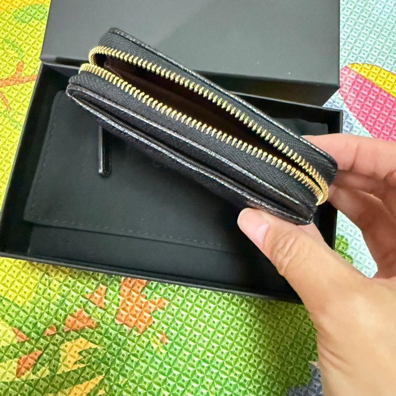 香奈兒。ㄇ字黑金零錢包-8