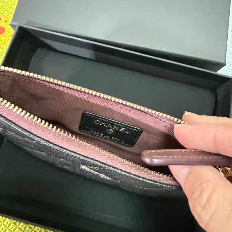 Chanel。一字拉鏈卡包。黑金荔枝皮-3