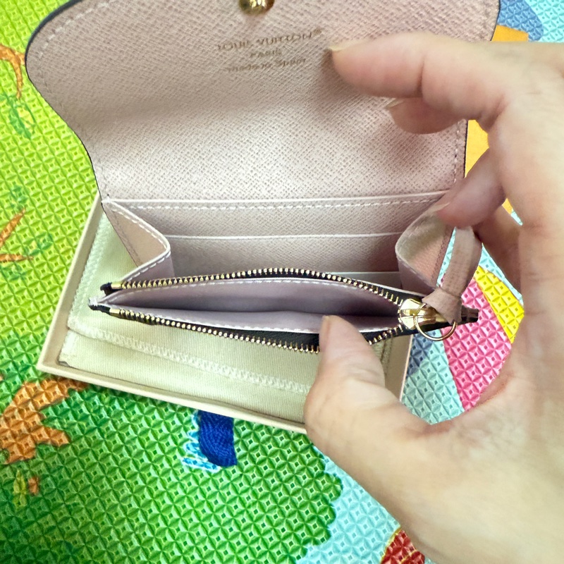 LV老花櫻花粉對夾、零錢包-4