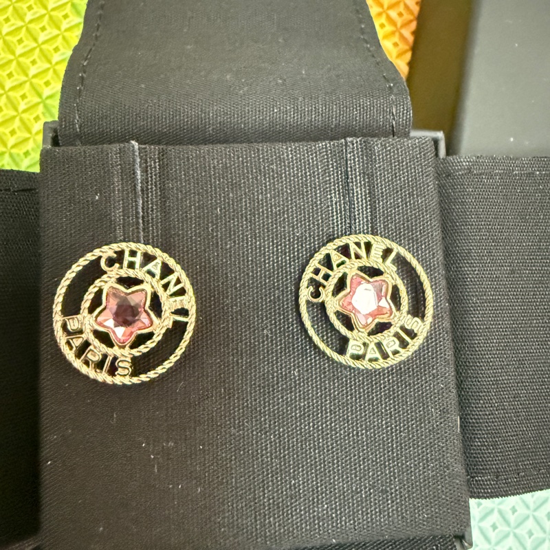 香奈兒。25P。粉紅星星鏤空耳環-2