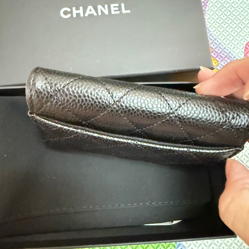 Chanel。黑金短卡夾。零錢包荔枝皮。-4