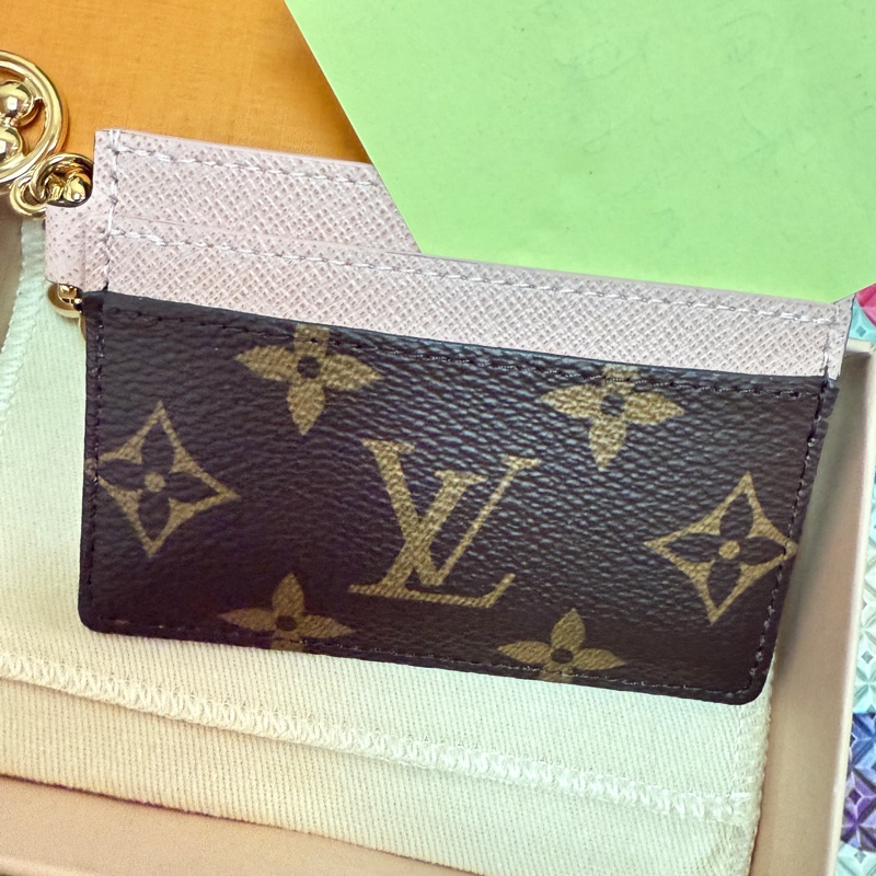 LV。名片夾。老花櫻花粉雙色。-8