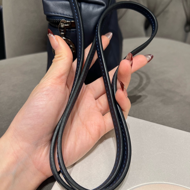 Longchamp Le Pliage Xtra 牛皮斜背包 海軍藍-10
