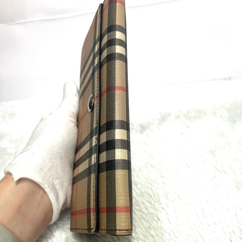 BURBERRY #防刮經典色掀蓋長夾-6