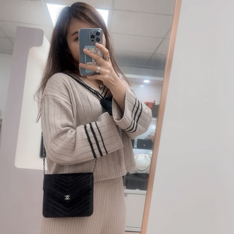 Chanel 黑銀方形woc/ 郵差鏈條包-12