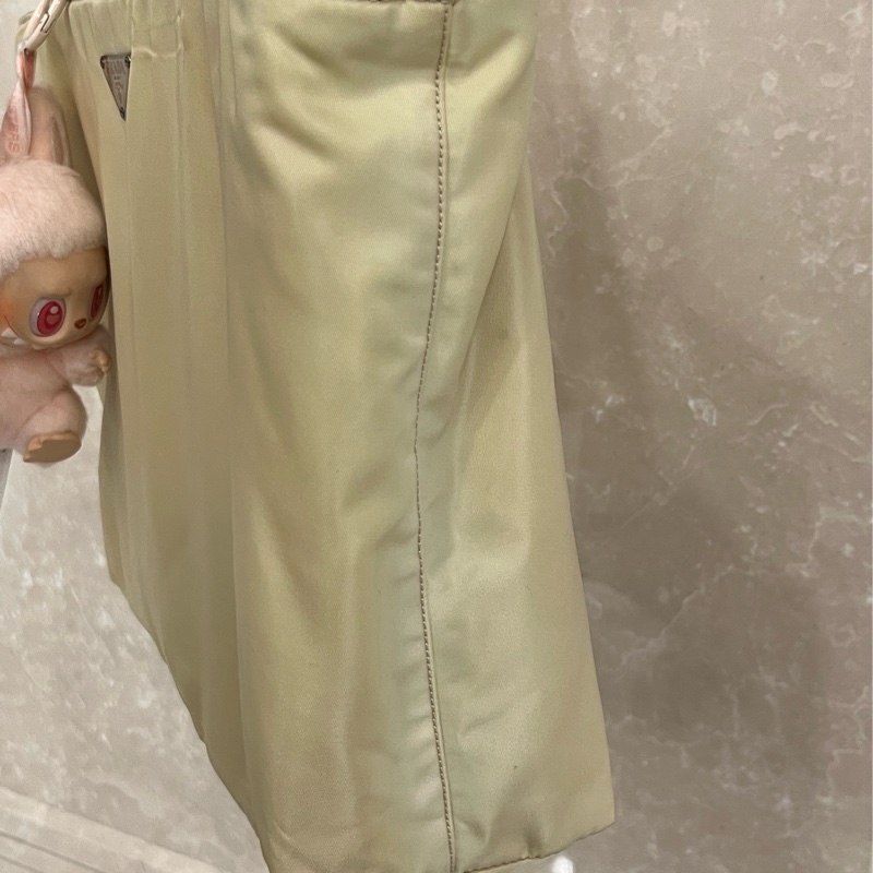 Prada 奶茶色托特包 尼龍包-3