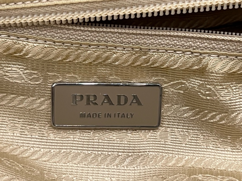 Prada 奶茶色托特包 尼龍包-11