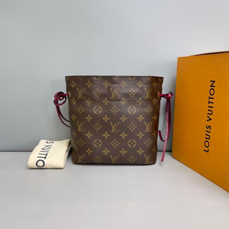 LV路易威登NOE老花收納袋福袋 手拿包-1