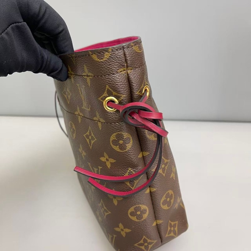 LV路易威登NOE老花收納袋福袋 手拿包-4