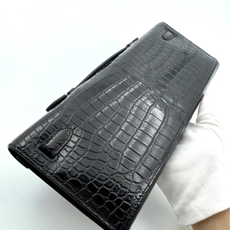 Hermès Kelly Cut Pochette in Shiny Black Crocodile Leather with Palladium Hardware Stamp X-1