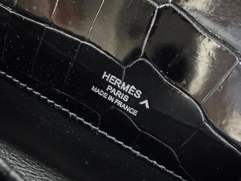 Hermès Kelly Cut Pochette in Shiny Black Crocodile Leather with Palladium Hardware Stamp X-8