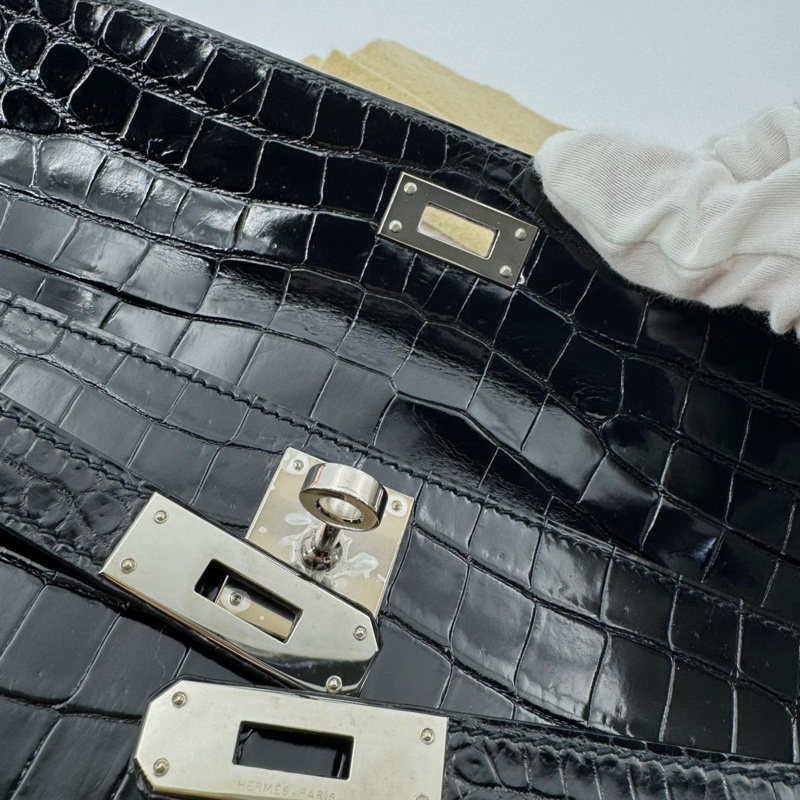 Hermès Kelly Cut Pochette in Shiny Black Crocodile Leather with Palladium Hardware Stamp X-11