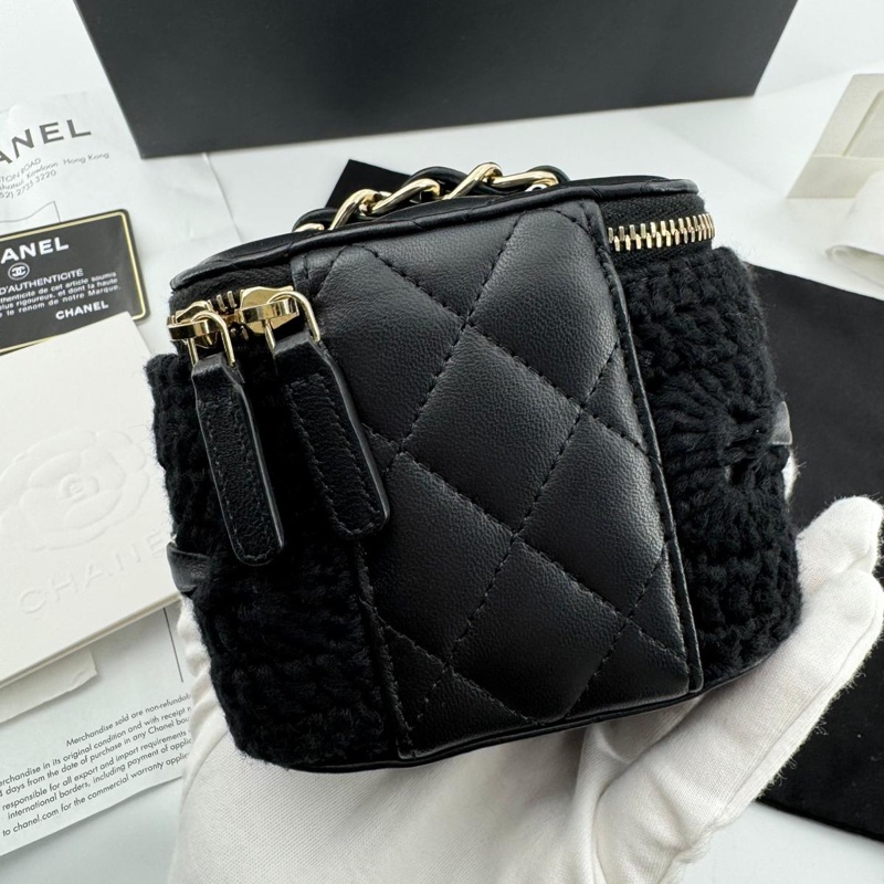 Chanel 2021 Crochet Black Mini Vanity Case with Gold Hardware-5