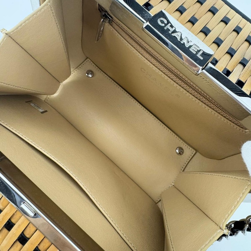 Chanel 2019 Patent Leather & Natural Rattan Wicker CC Filigree Black Medium Vanity Case with Silver Hardware-9