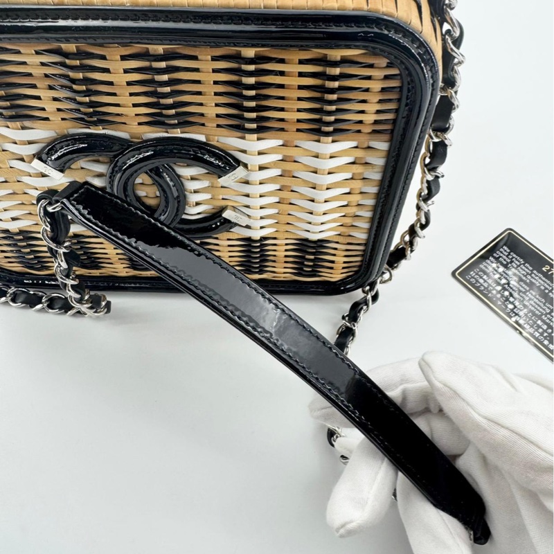 Chanel 2019 Patent Leather & Natural Rattan Wicker CC Filigree Black Medium Vanity Case with Silver Hardware-13