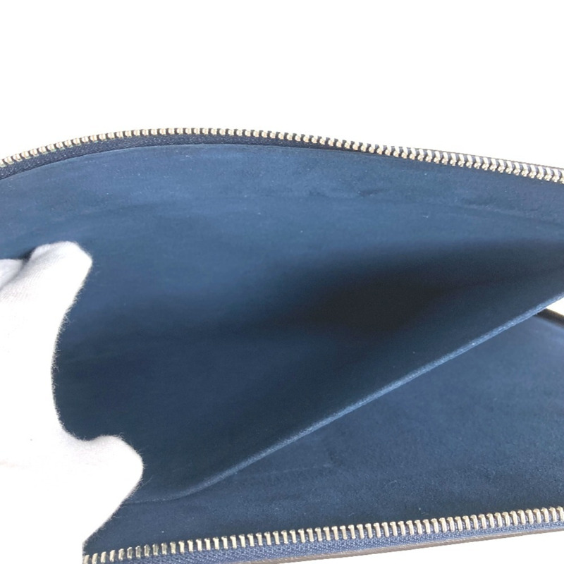 路易威登 M68199 Epi 皮革 Pochette Jour GM 手拿包。這款 GM 手拿包採用 L 型拉鍊，材質為皮革。男女款均有海軍藍可選。-11