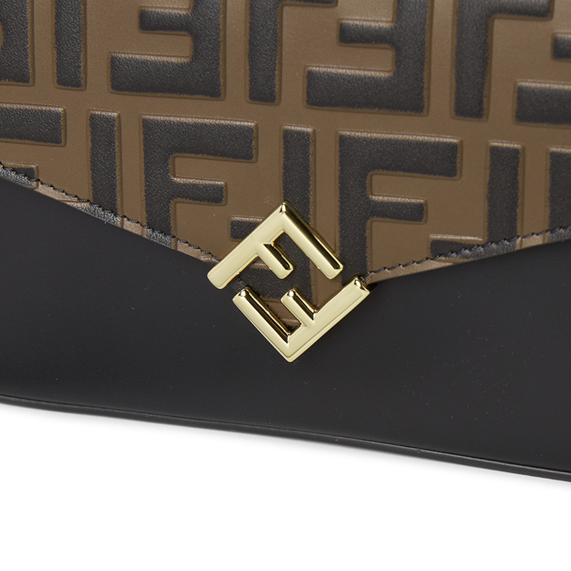 FENDI 女士鏈條斜背包 8M0509 AVN9 F13VK-7