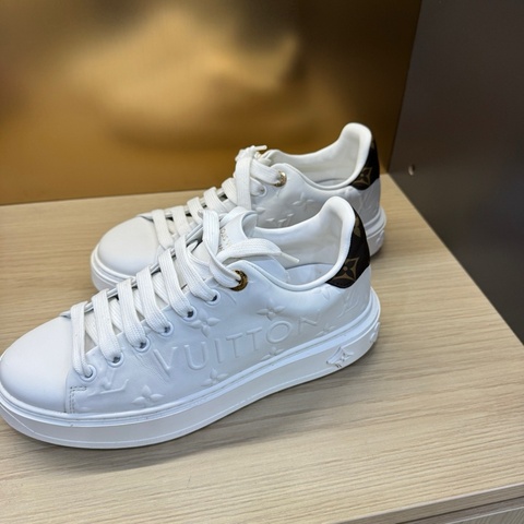 98新Lv 路易威登/白色浮雕滿印timeout板鞋 37碼