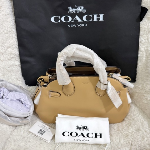 全新Coach Empire Carryall 26 皮革手袋