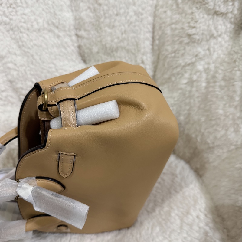 全新Coach Empire Carryall 26 皮革手袋-15