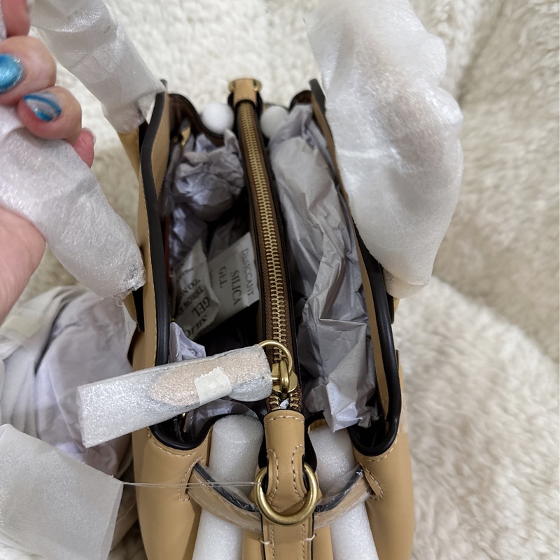全新Coach Empire Carryall 26 皮革手袋-21