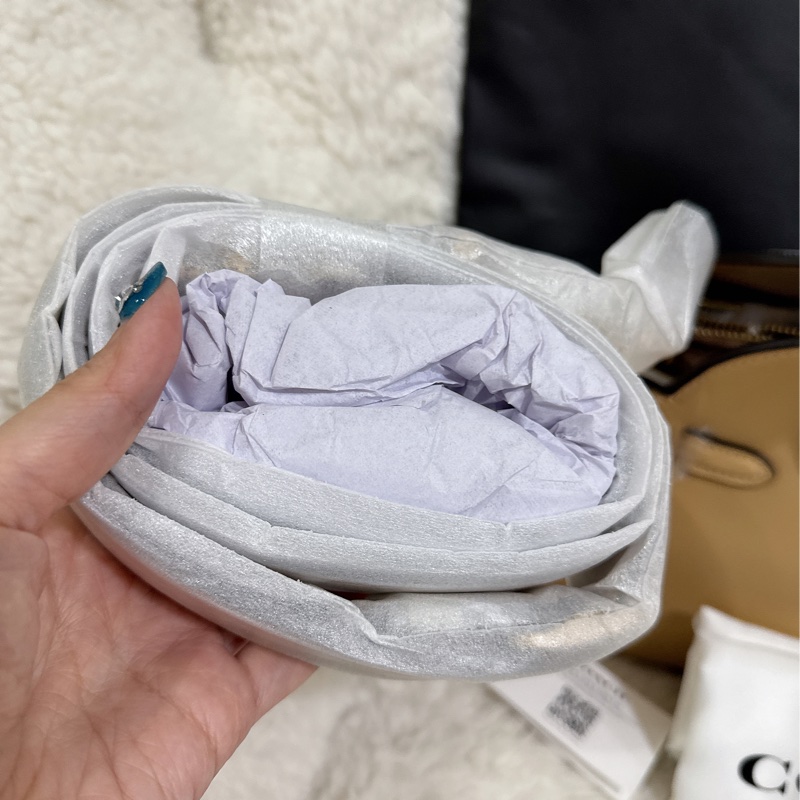 全新Coach Empire Carryall 26 皮革手袋-33