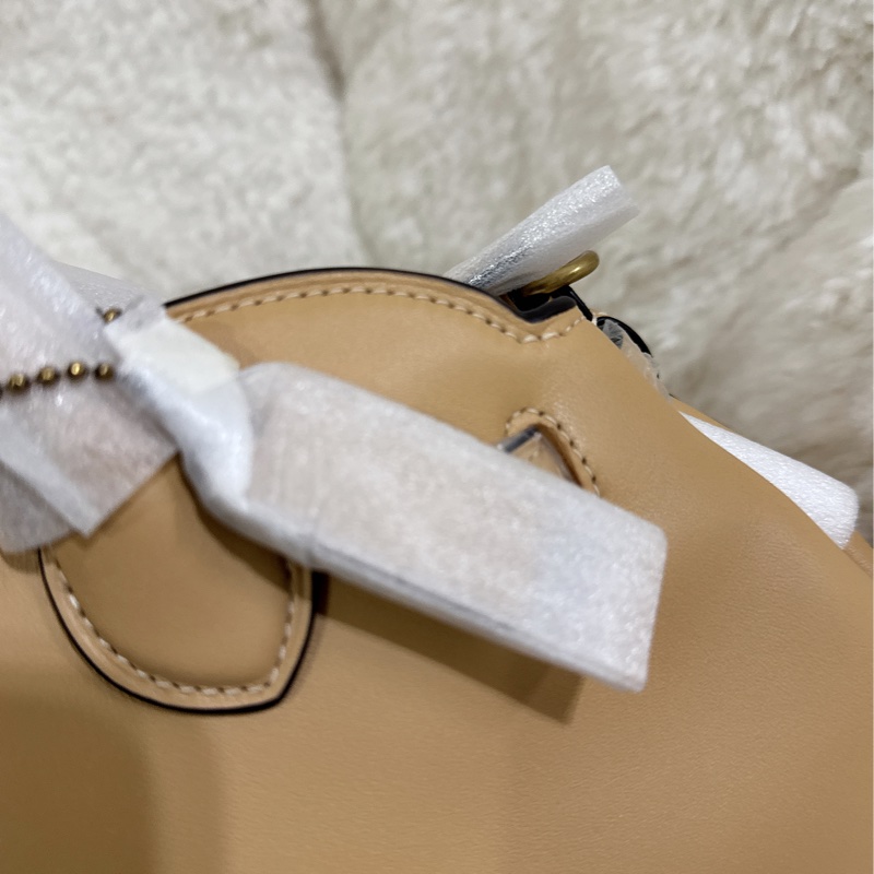 全新Coach Empire Carryall 26 皮革手袋-34