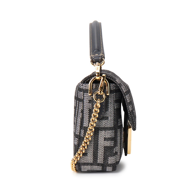 FENDI Baguette 女士鏈單肩包 8BS017 AUT4 F1UJ5-2
