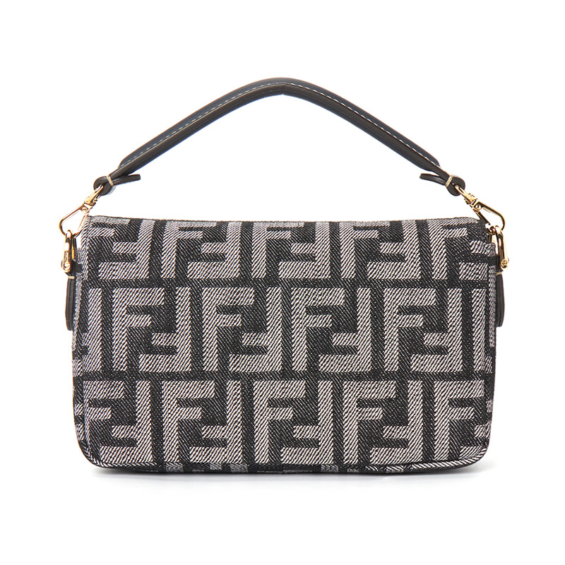 FENDI Baguette 女士鏈單肩包 8BS017 AUT4 F1UJ5-3