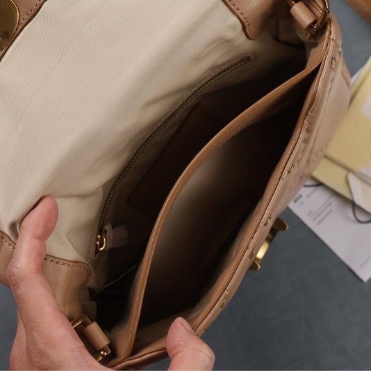 (二手）MARC JACOBS MJ (大號）駝色 縫線小羊皮翻蓋二用包-7