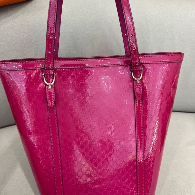 Gucci古馳水桶漆皮玫紅色牛皮手提包-1