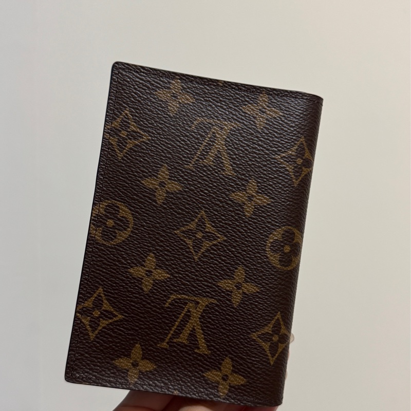LV Louis Vuitton 護照套 護照夾 Passport-1