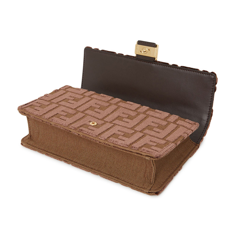 FENDI 女士鏈條法棍包 8M0498 AT14 F0L1B-4