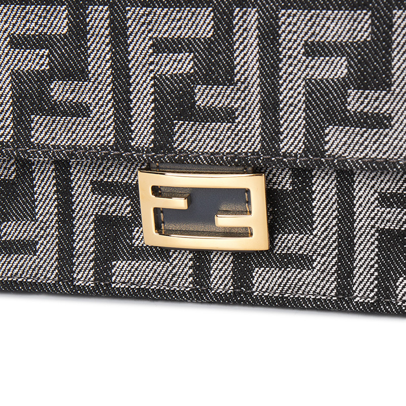 FENDI 女士鏈條法棍包 8M0498 AUT4 F1UJ5-7