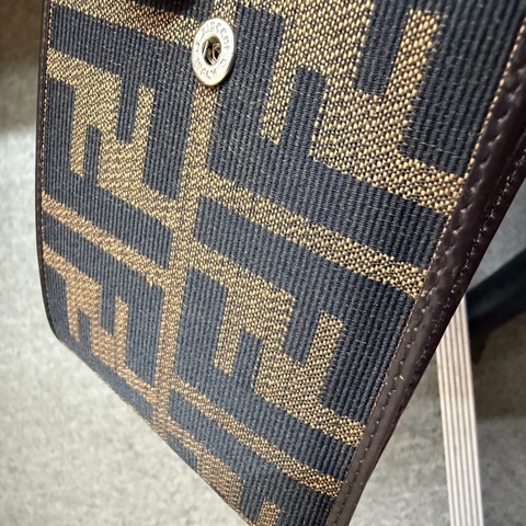 Fendi 短夾中夾