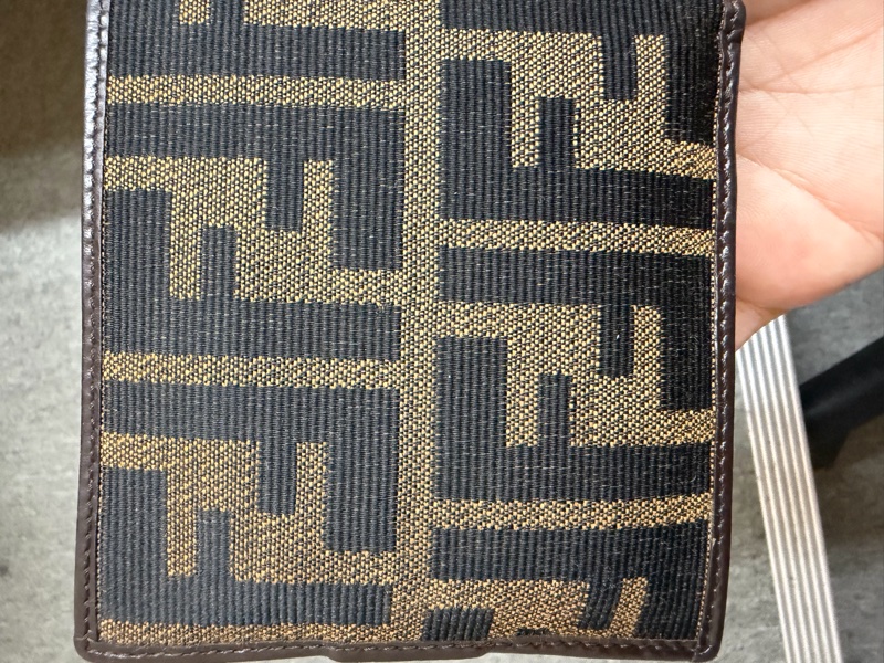 Fendi 短夾中夾-1