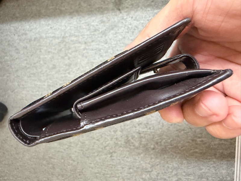 Fendi 短夾中夾-11