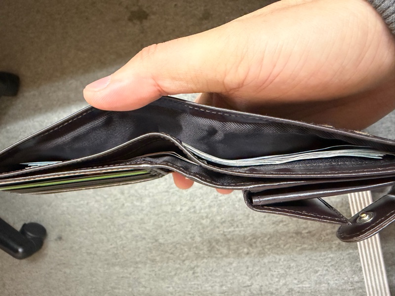 Fendi 短夾中夾-13