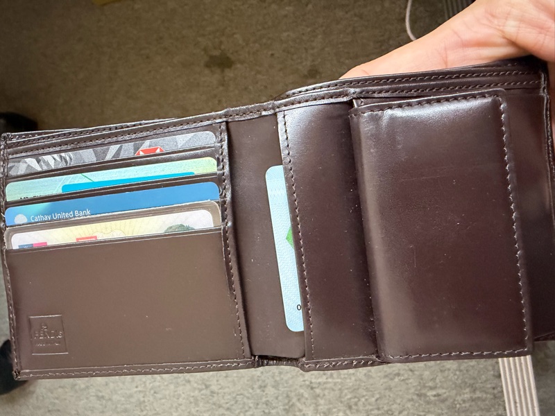 Fendi 短夾中夾-14