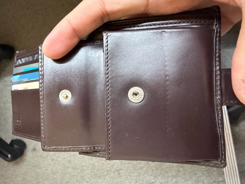 Fendi 短夾中夾-22