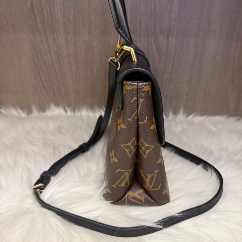 98新 Lv黑金locky bb 經典老花鎖頭郵差包 尺寸：20×15cm-3