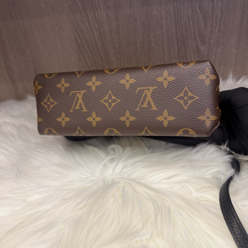 98新 Lv黑金locky bb 經典老花鎖頭郵差包 尺寸：20×15cm-5